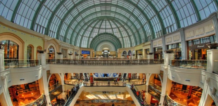 Upcoming - Gigantic Apple Store in Dubai