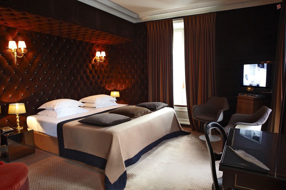 Top 6 Most Romantic Hotels in Paris